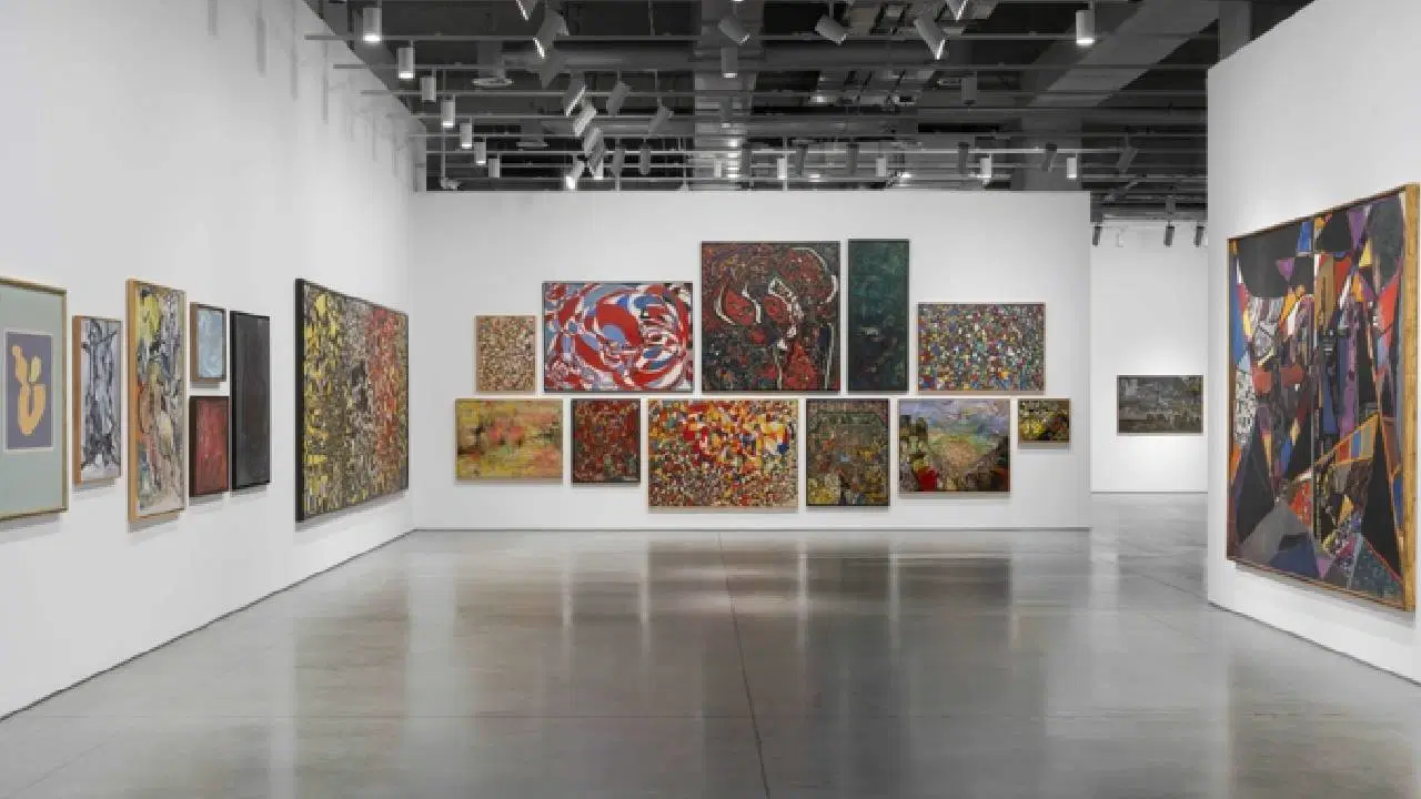 İstanbul Modern’de Yeni Bir Koleksiyon Sergisi: ‘Aynı Mavinin Altında’