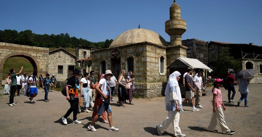 Dünya Basınında Türk Dizileri: Popüler Diziler İstanbul Turizmini Hareketlendiriyor