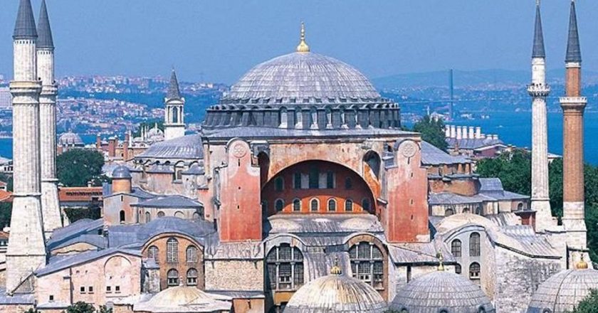 Ayasofya Camii nerede ve nasıl gidilir?  Ayasofya Camii’nin tarihi ve özellikleri