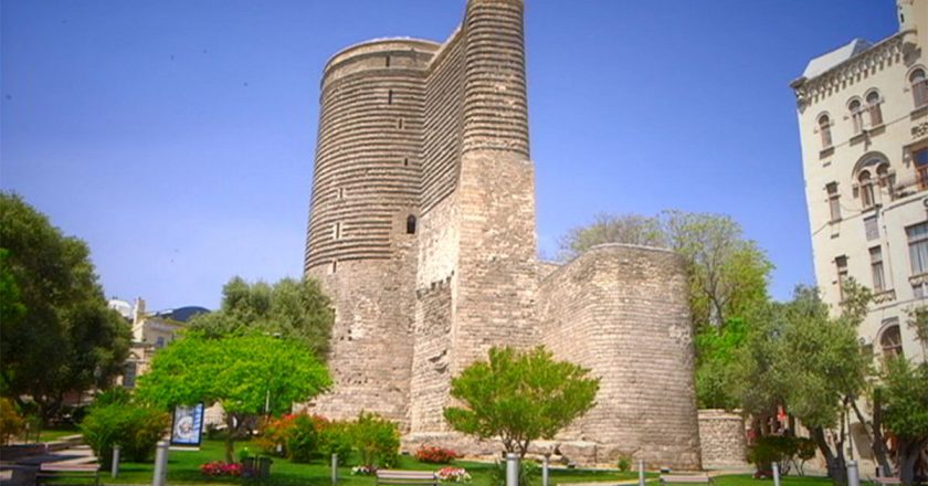 Bakü: tarihin ve modern dünyanın kesişimi
