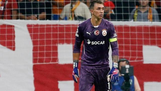 galatasaray39da-fernando-muslera39dan-alan-virginius39a-calcio