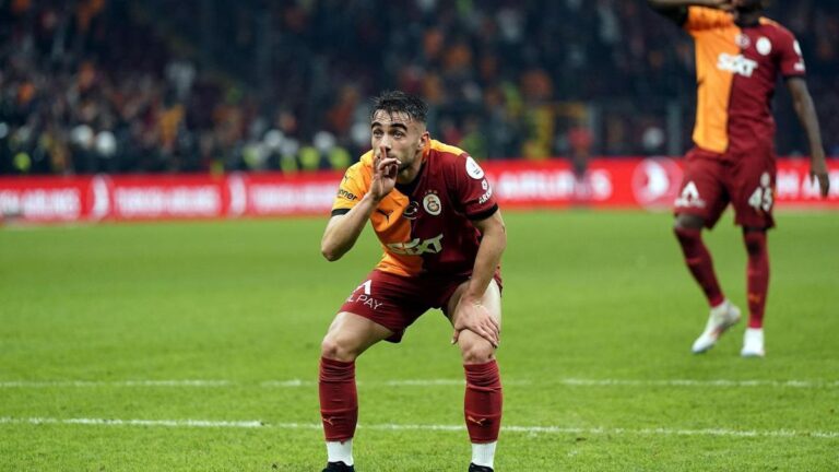 Galatasaray Teknik Direktörü Okan Buruk'tan Yunus Akgün kararı! Transfer konusunda yönetimle konuştu.