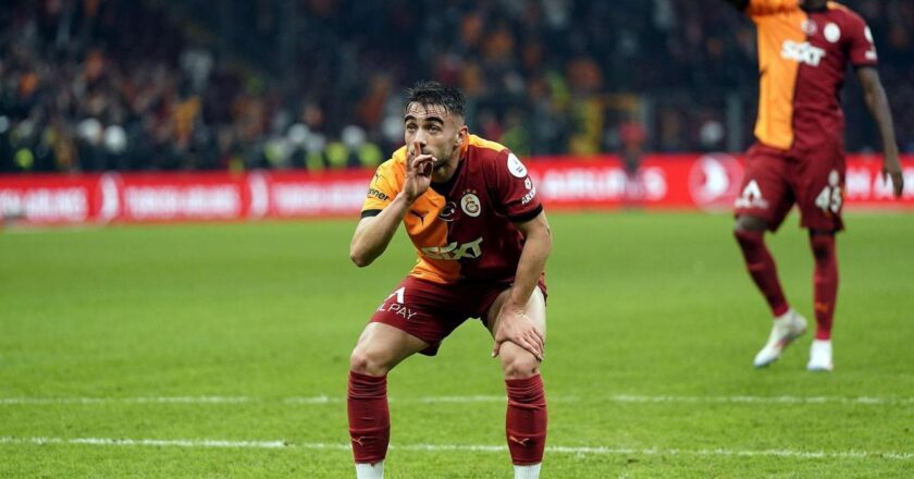 Galatasaray Teknik Direktörü Okan Buruk'tan Yunus Akgün kararı! Transfer konusunda yönetimle konuştu.