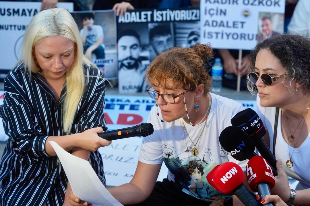 Mattia Ahmet Mingrezzi Yasemin Mingrezzi, Bakırkön'de oturan bir eylemde bulundu! Ünlü şarkıcı da katıldı: 
