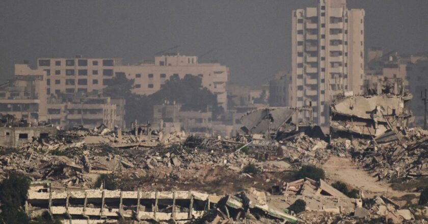 İsrail’den Gazze Hastanesine Saldırı: Gazeteciler dahil 14 kişi öldü