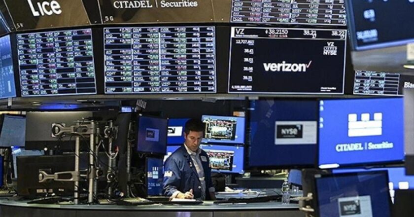 New York Menkul Kıymetler Borsası karışık bir kursla açıldı