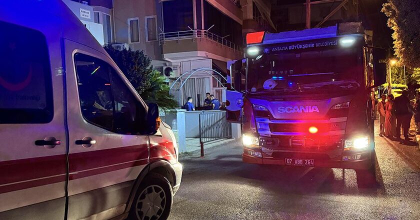 Antalya’da eve gelen ateş 1 hayat aldı