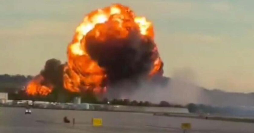 ABD’de kargo uçağı düştü – Son Dakika Haberleri