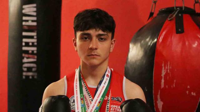 Sokaktan geçerken gördüğü spor salonu hayatını değiştirdi: Şimdi dünya şampiyonluğu peşinde