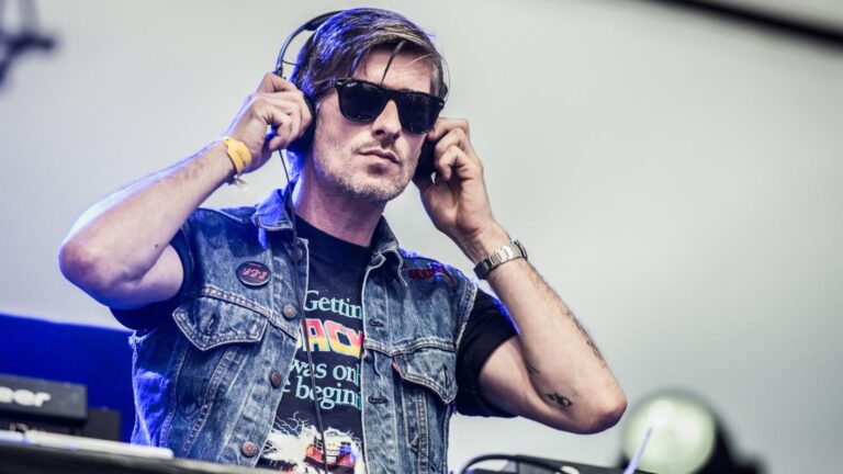Nigthcall şarkısıyla dünyaca tanınan DJ Kavinsky evinde ölü bulundu